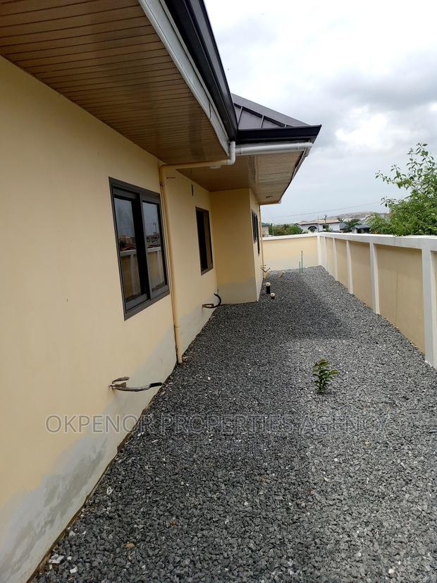 4bdrm House in Comm25, Tema Metropolitan for sale · Photo 6