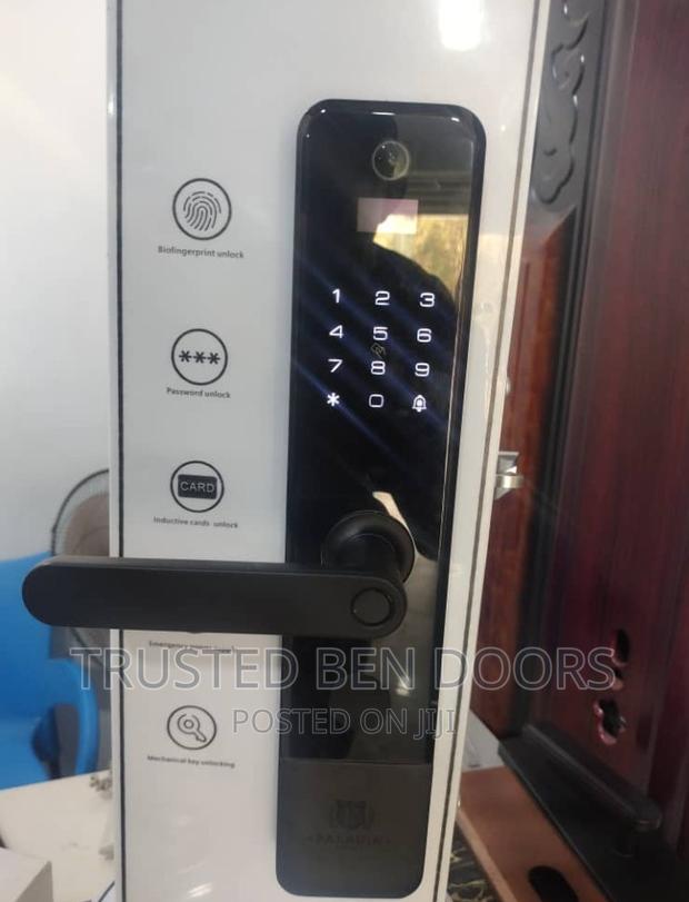 Paladin Video Camera Biometric Smart Lock for All Doors · Photo 1