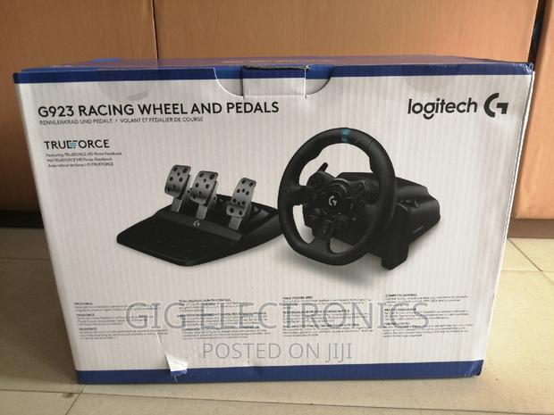 Logitech G923 Racing Wheel and Pedals, Trueforce Up to 1000 · Photo 2