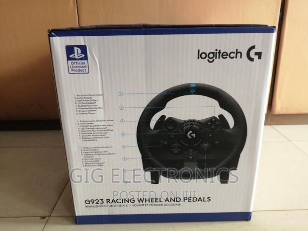 Logitech G923 Racing Wheel and Pedals, Trueforce Up to 1000 · Photo 3