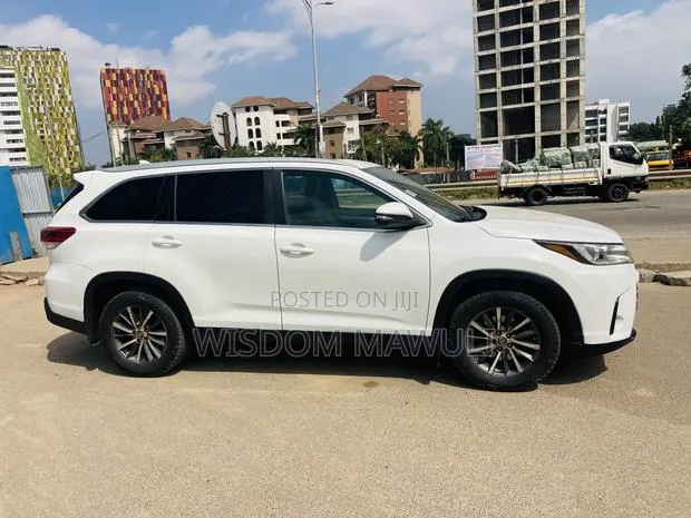 Toyota Highlander 2019 White · Photo 1