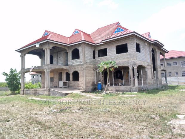 7bdrm House in Oyibi, Tema Metropolitan for sale · Photo 5