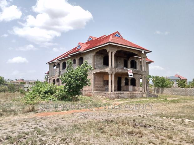 7bdrm House in Oyibi, Tema Metropolitan for sale · Photo 8