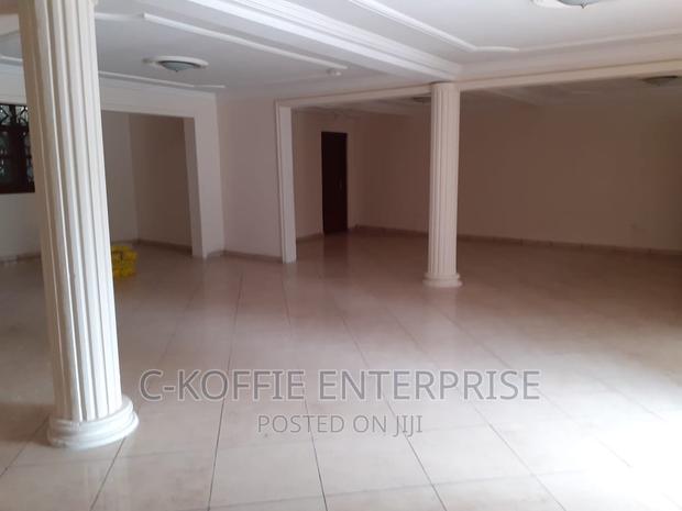 5bdrm House in Labone for rent · Photo 3