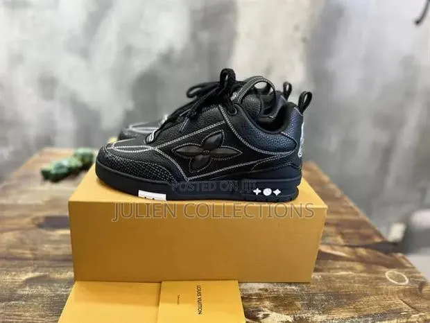 Louis Vuitton Lv Black · Photo 1