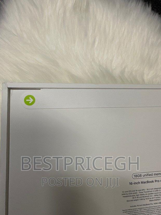 New Laptop Apple MacBook Pro 18GB Apple M3 SSD 512GB · Photo 3