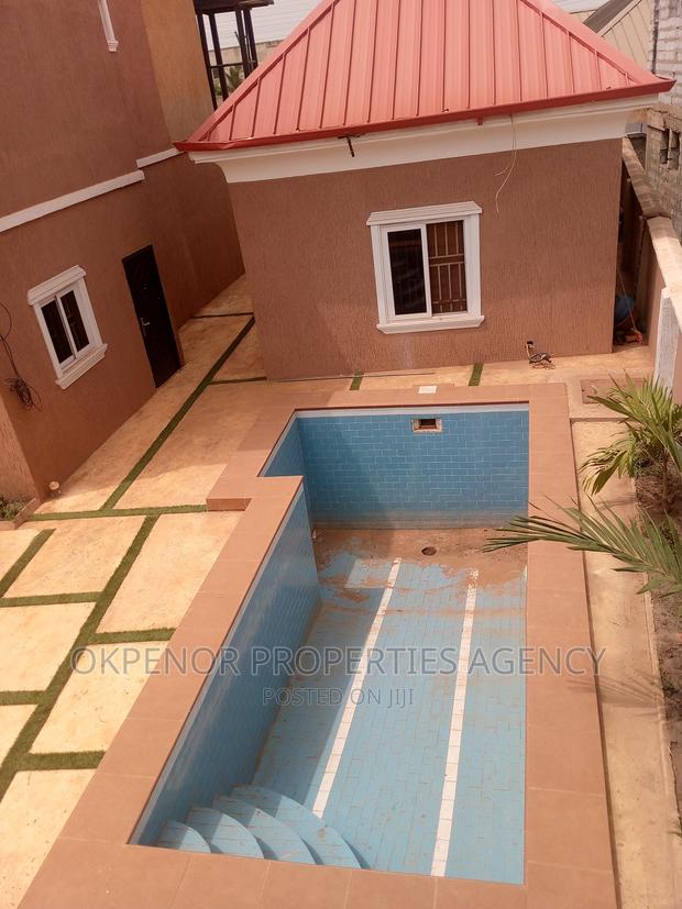 7bdrm House in Com25, Tema Metropolitan for sale · Photo 5