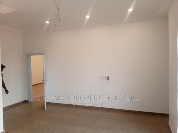 7bdrm House in Com25, Tema Metropolitan for sale · Photo 6