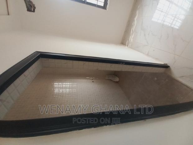 3bdrm House in Community 25, Tema Metropolitan for sale · Photo 2