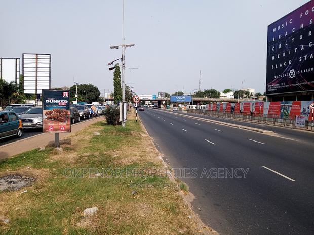 Roadside Propert for Sale at Accra · Photo 7