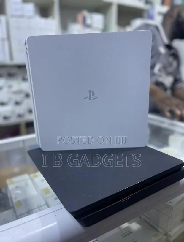Sony Ps4 Slim · Photo 1