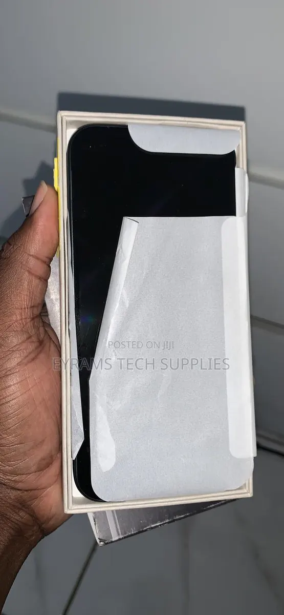 New Mobile Phone 128 GB Black · Photo 1