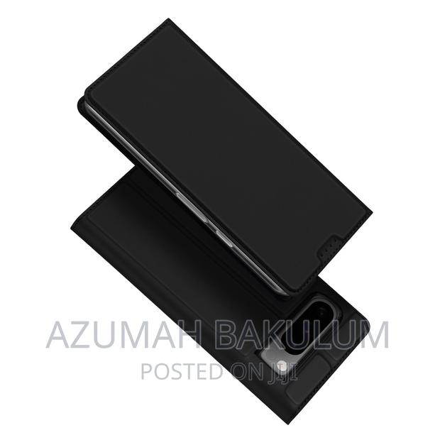 Google Pixel 8 Pro / 8 Skin Pro Flip Cover · Photo 5