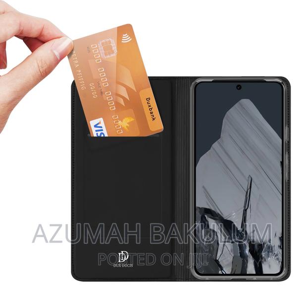 Google Pixel 8 Pro / 8 Skin Pro Flip Cover · Photo 6