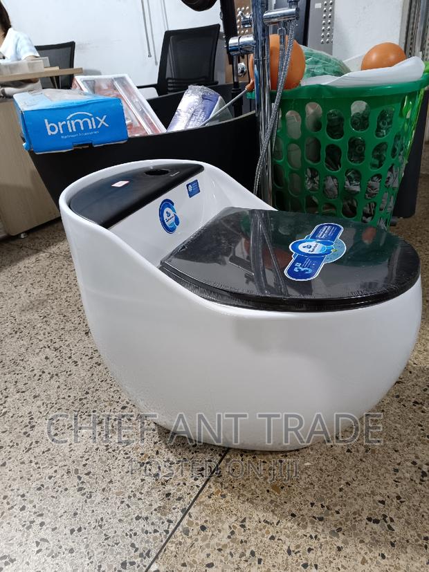 Round Toilet Seat · Photo 4