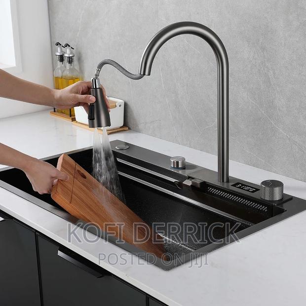 Smart Waterfall Sink (75x46cm) · Photo 3