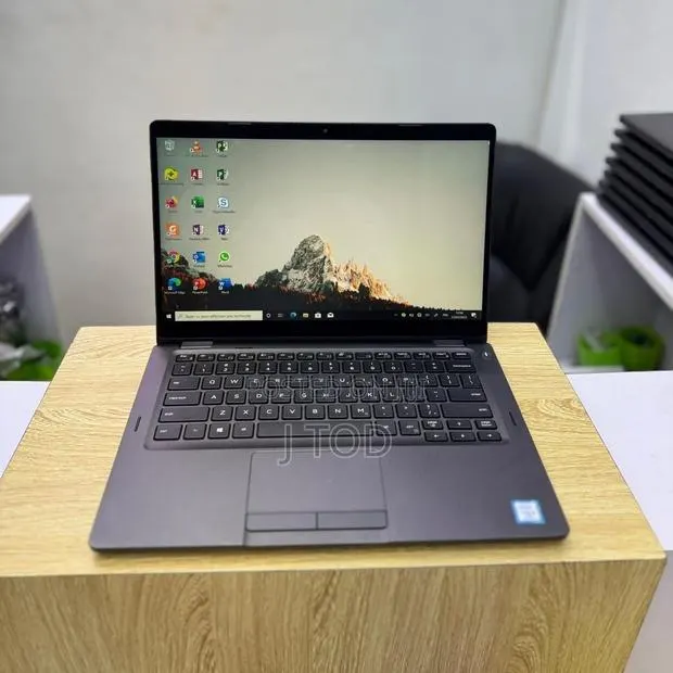 Laptop Dell Latitude 5300 8GB Intel Core i5 SSD 256GB · Photo 1