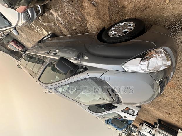 Hyundai Starex 2012 Grey · Photo 4