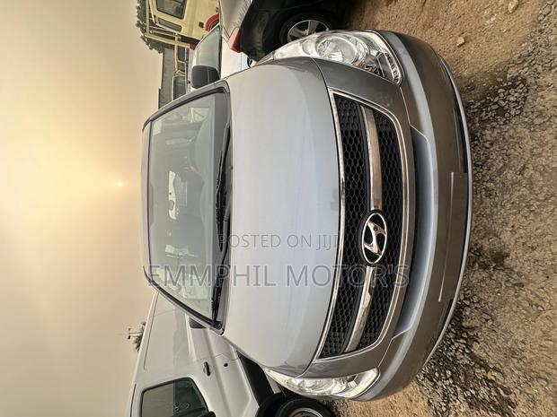 Hyundai Starex 2012 Grey · Photo 1