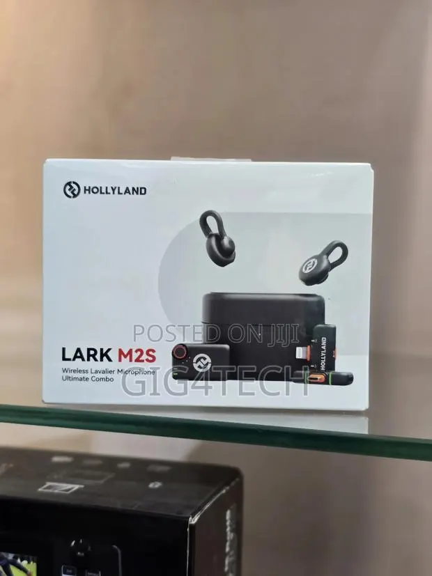 Hollyland Lark M2s Ultimate Combo 2-Person Wireless Mic System · Photo 1