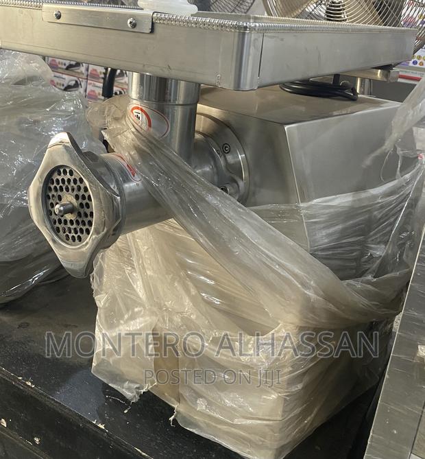 Commercial Meat Grinder · Photo 1