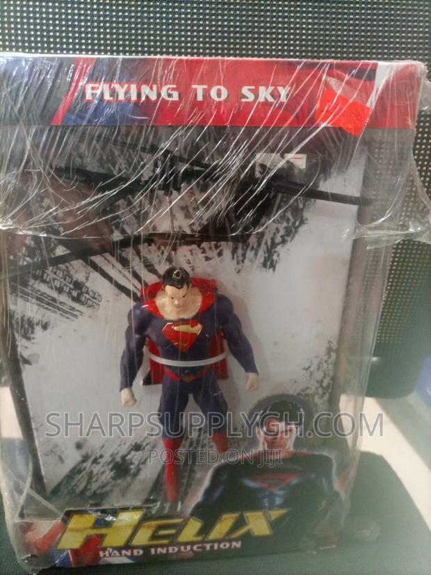 Helix Hand Induction Flying Superman · Photo 1
