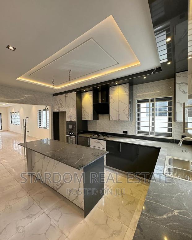 3bdrm Duplex in Lake Side Estate for sale · Photo 2