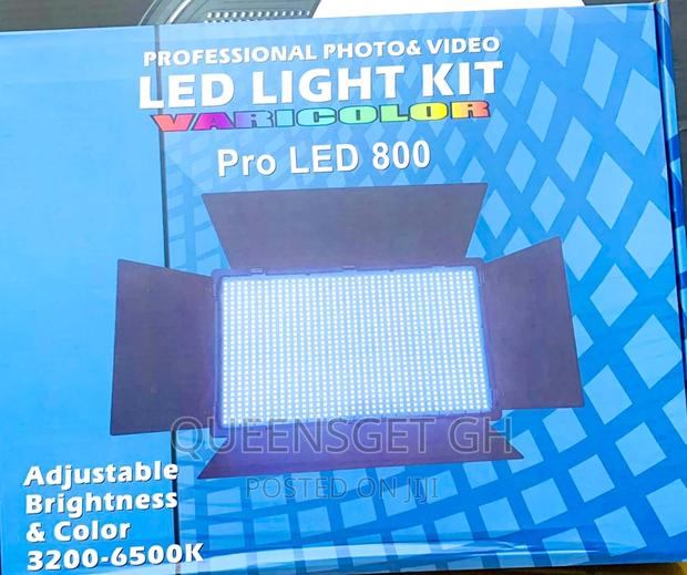Pro Led 800 Light Kit + Batteries + Charger + Tripod Stand · Photo 1