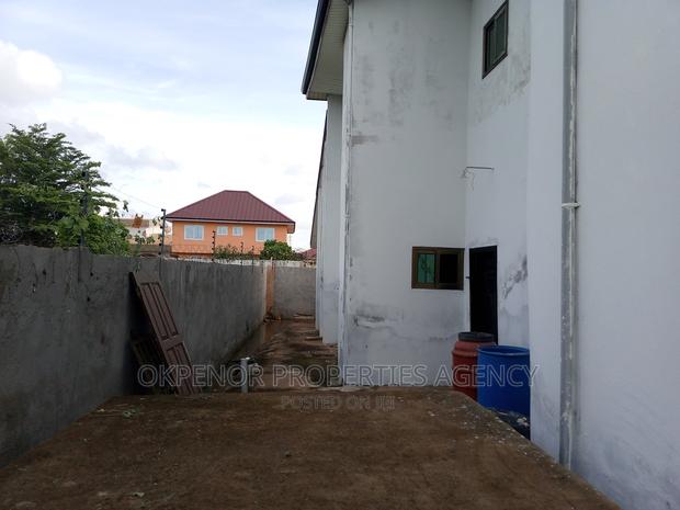 8bdrm House in Gbetsele, Tema Metropolitan for rent · Photo 2