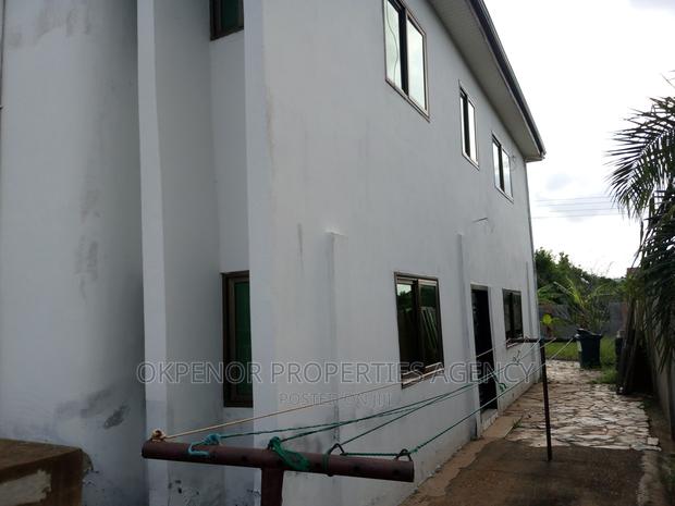 8bdrm House in Gbetsele, Tema Metropolitan for rent · Photo 4