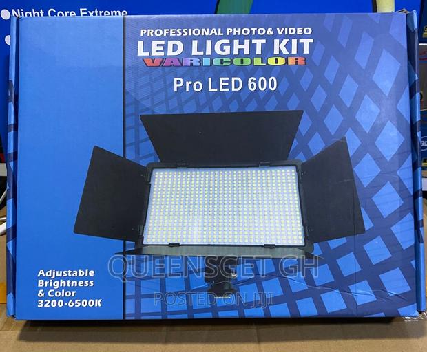 Pro Led 600 + Batteries +Charger+ Stand · Photo 1