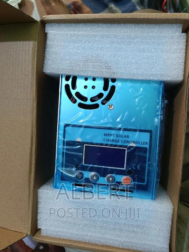 60a MPPT Charge Controller · Photo 1