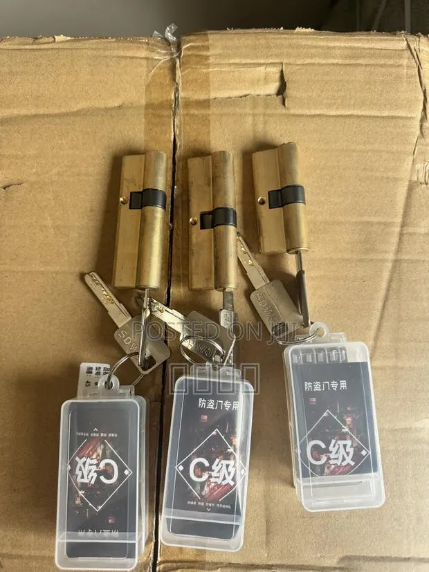 Security Door Cylinder Keys Door Lock · Photo 1