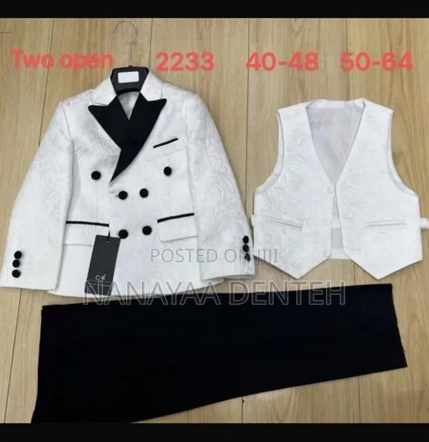 Kids Tuxdo Suit · Photo 1