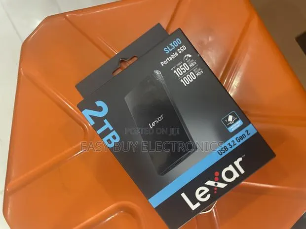 Sturdy Design Lexar 2TB Portable SSD Drive · Photo 1