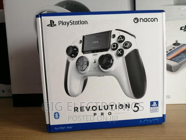 NACON Revolution 5 Pro Officially Licensed Playstation 5 · Photo 3