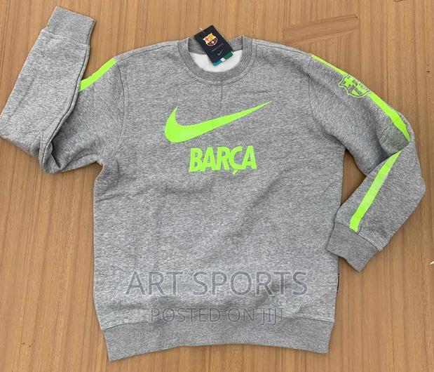 Barcelona Sweater · Photo 2