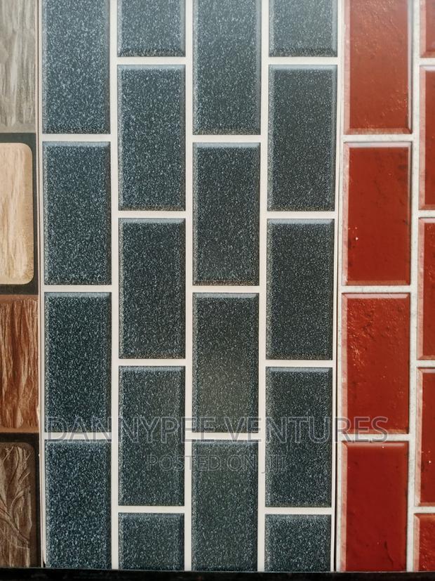 30/60 Facial Tiles · Photo 1