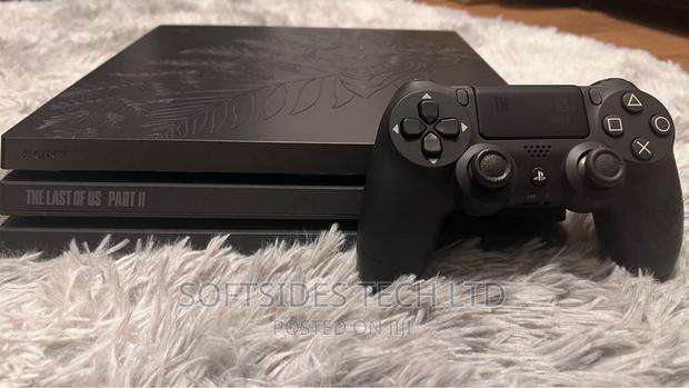 Uk Used Playstation 4 Pro With Games, 1tb and Accesories · Photo 3
