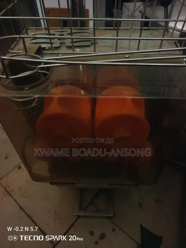 Commercial Orange Juicer · Photo 1