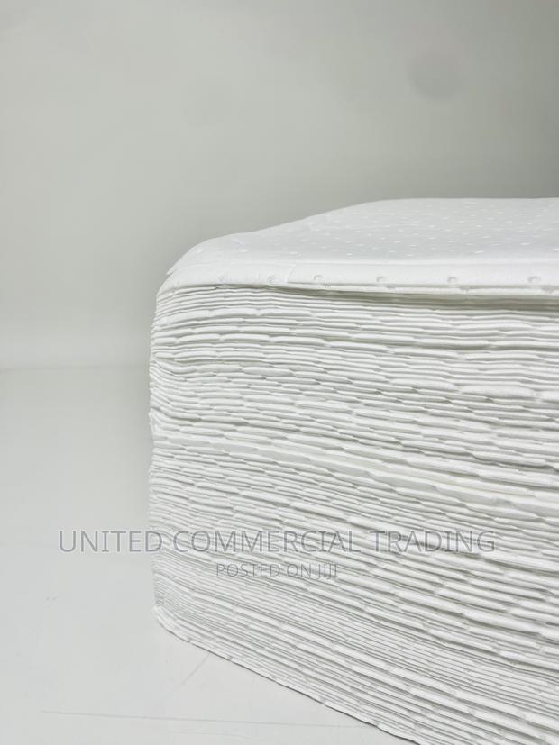 Oil Absorbing Pads · Photo 2