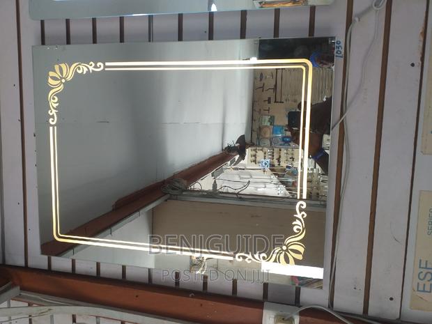 Bathroom LED Mirror 80x60cm · Photo 1