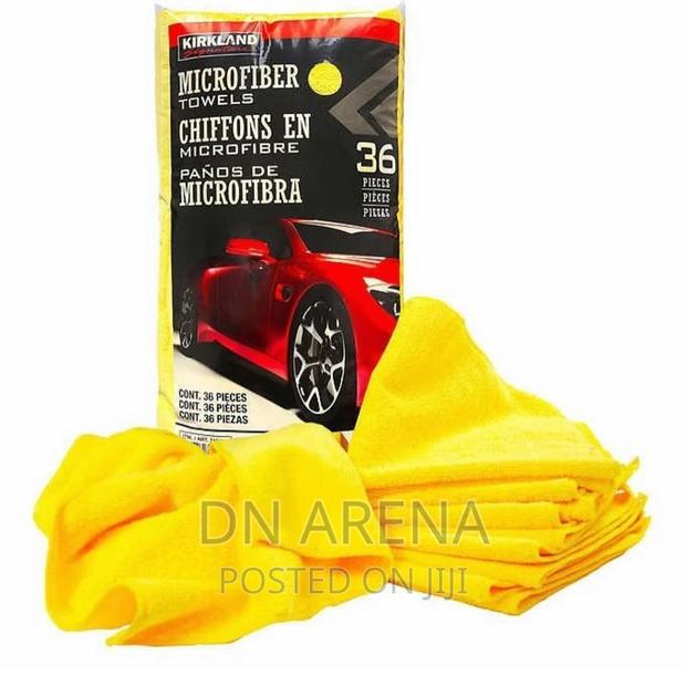 Kirkland Signature Ultra Plush Microfiber Towel, 16" Square · Photo 1