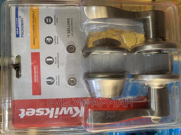 Single Cylinder Deadbolt · Photo 2
