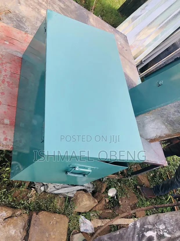 Strong and Quality Galvanized Tools Box · Photo 1