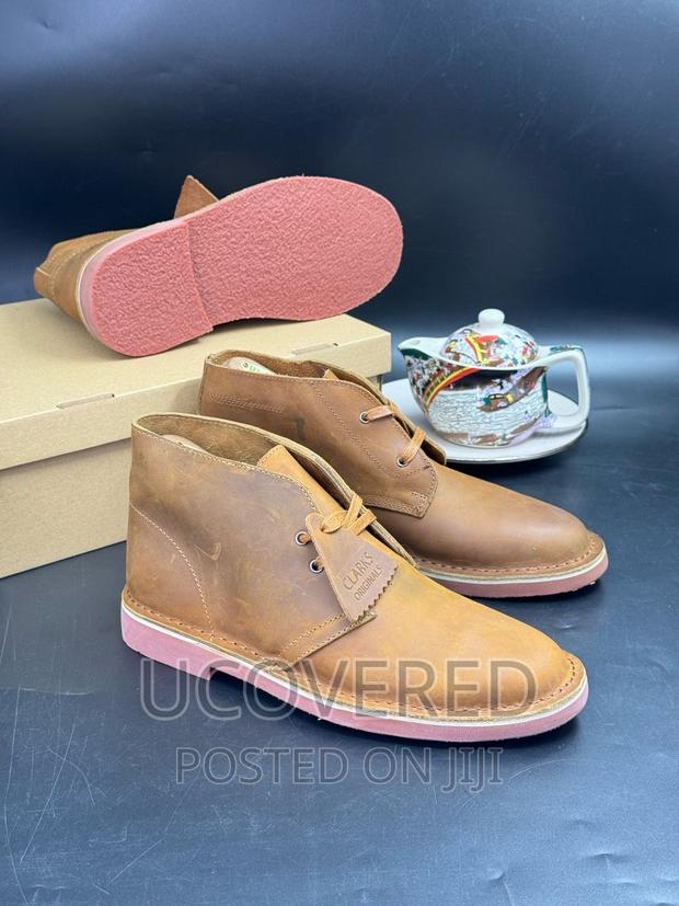 Clark’S Real Leather Boots · Photo 2