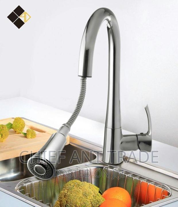 Faucet / Tap. Pull to Spray. · Photo 1