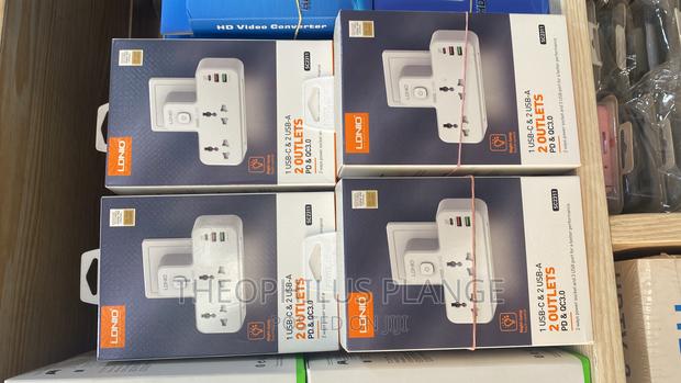 USB Type C 2 Outlet Socket · Photo 1