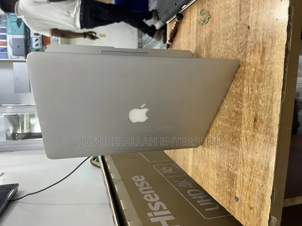 Laptop Apple MacBook 2015 4GB Intel Core i5 HDD 250GB · Photo 1