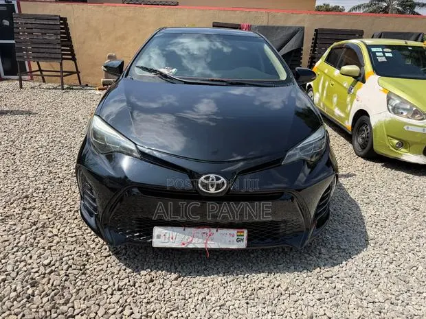 Toyota Corolla 2016 Black · Photo 1